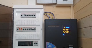Установка и подключение стабилизаторов напряжения от 570 руб в Ишиме - ЭлектроШм